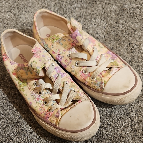 Converse Girls Floral Canvas Sneakers Size 1 - Picture 1 of 2